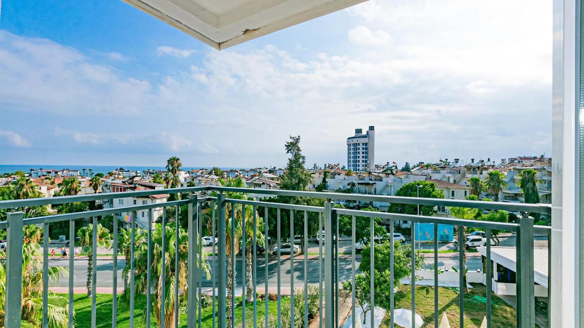 Lara World Hotel Antalya 3*,